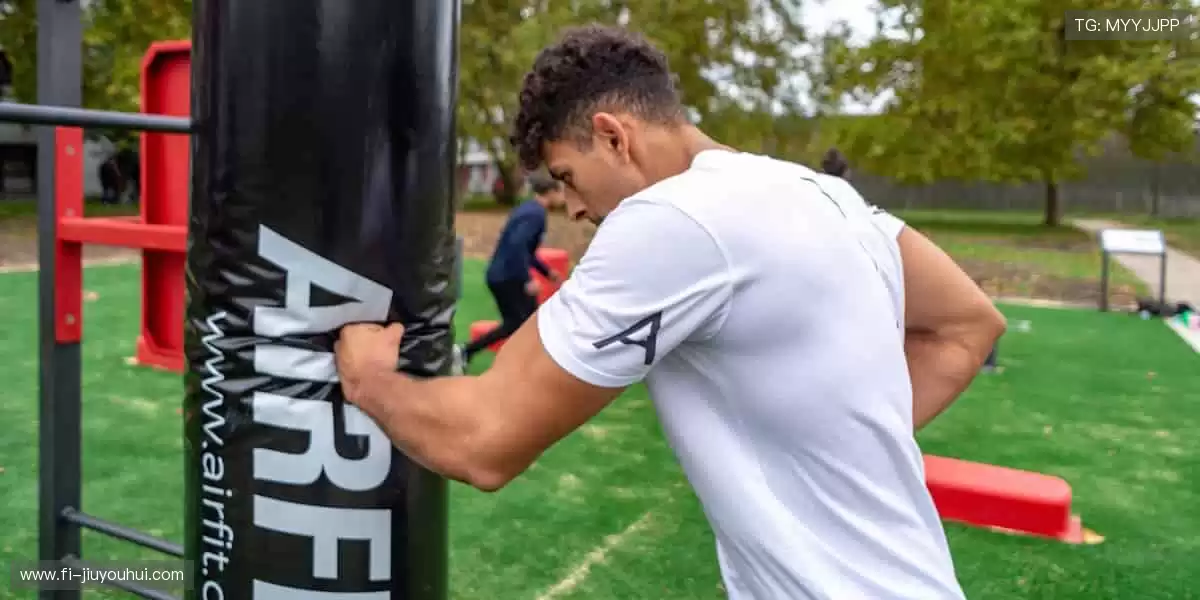 📺锁定直播，你的视角就是主场！